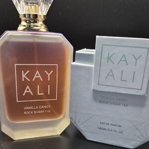 HUDA BEAUTY Kayali Vanilla Candy Eau de Parfum - Amber & Gold Bottle
